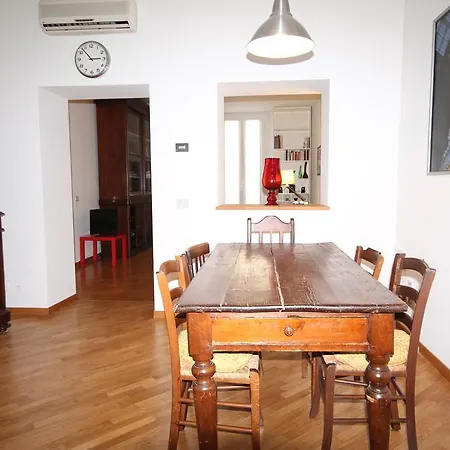Leone Apartment