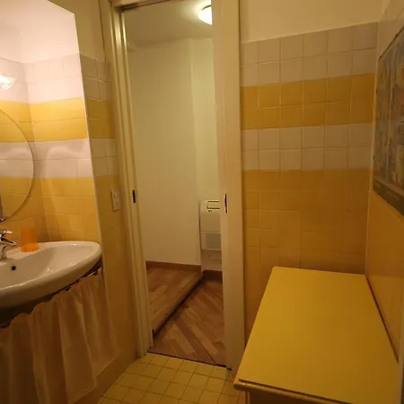 Apartment Leone Milan