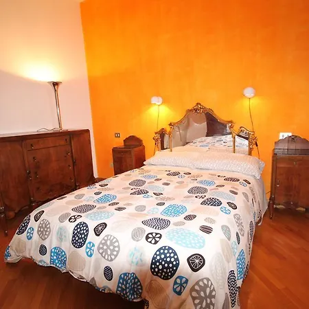 Leone Apartment *