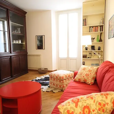 Leone Apartment