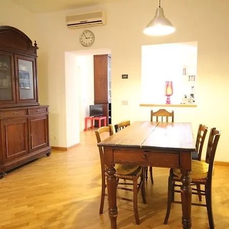 Apartment Leone Milan